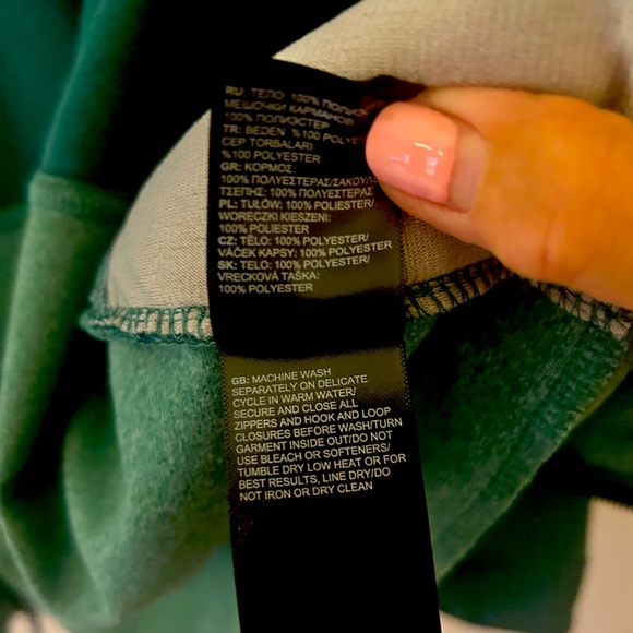 New with Tags ,North Face Zip-up hoodie, large women’s, Jasper Green - Picture 9 of 11